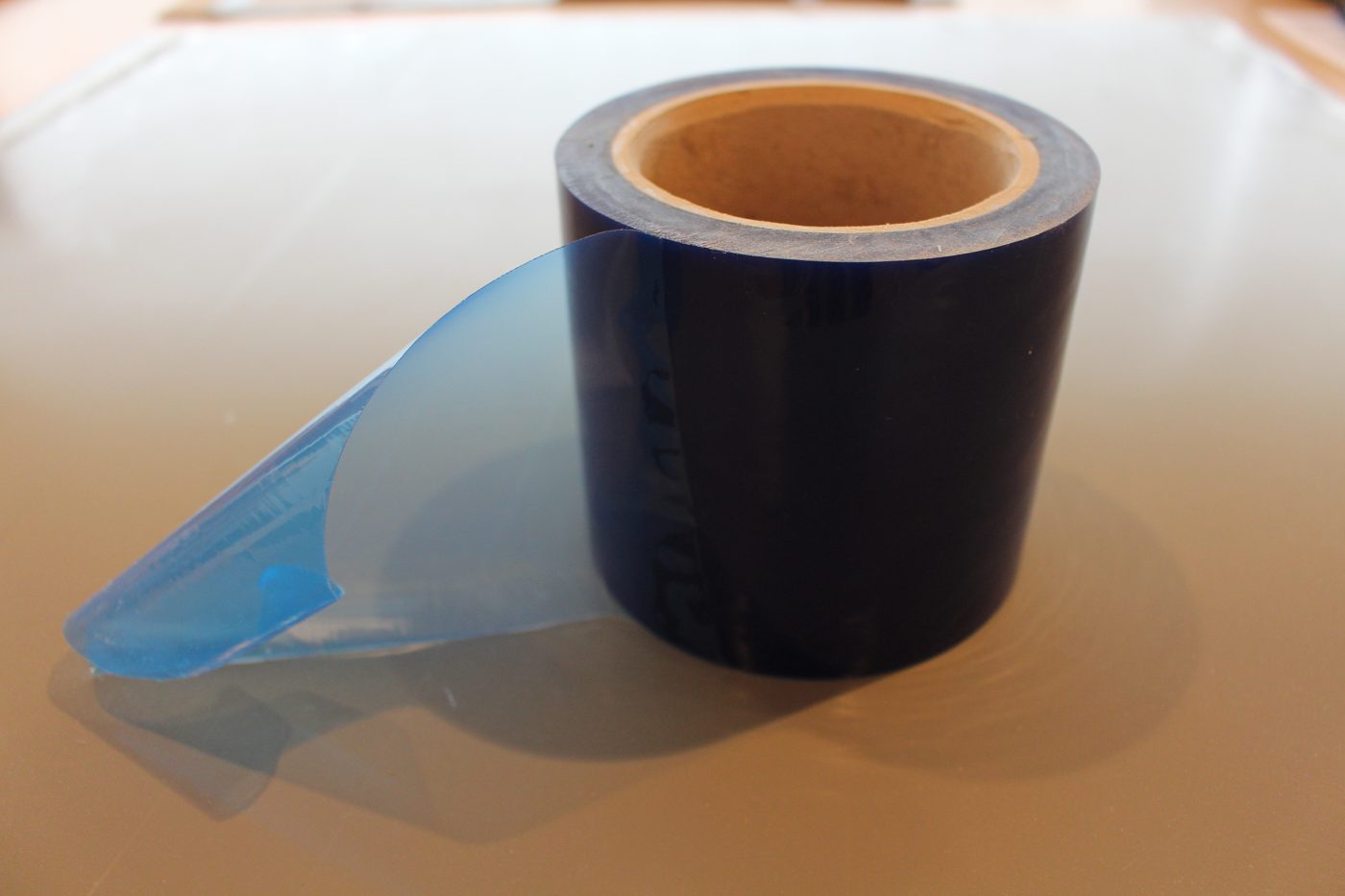 Schutzfolie mit blauem Trägerpapier
